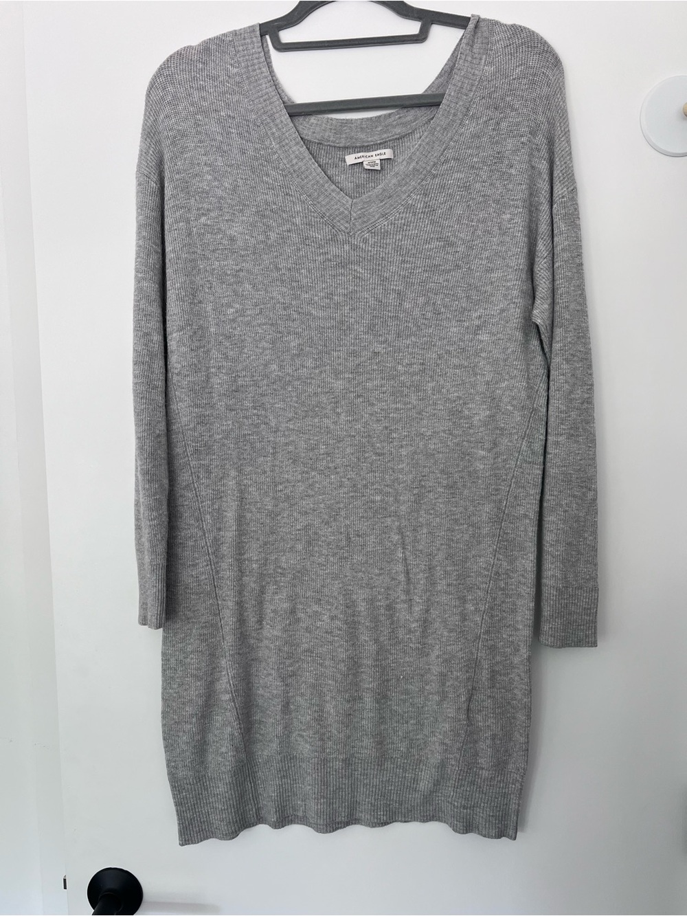 American Eagle Outfitters Light Gray V-Neck Long Sleeve Knit Dress